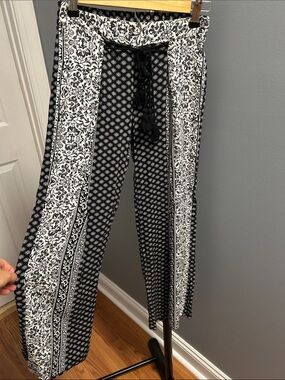 Black & White Patterned Wide-Leg Drawstring Pants-XS, Short